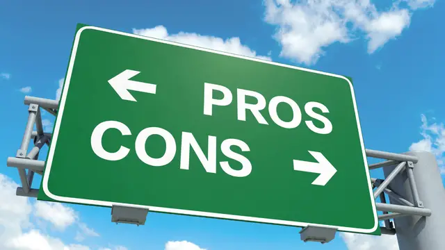 Road sign with text saying Pros, Cons