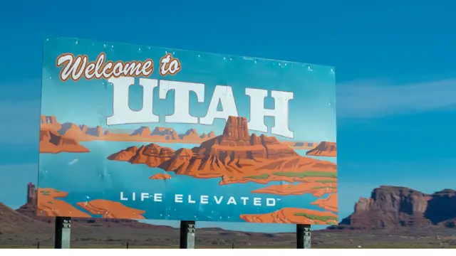 Utah State Sign saying welcome to Utah